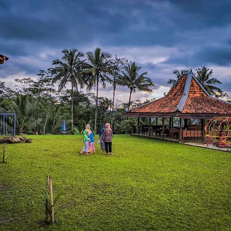 Cottage Saung Suluh Батураден Экстерьер фото